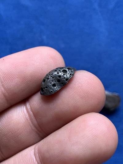 《竞宝斋》第423场 周日，周一，周二  3场连拍 （全场包邮） 两枚一组 束腰迷你银锭 5.58g