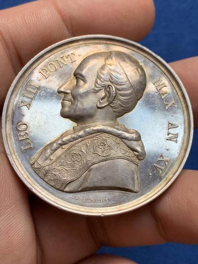 《竞宝斋》第423场 周日，周一，周二  3场连拍 （全场包邮） 梵蒂冈 1878年 教皇利奥十三世高浮雕纪念银章 35.2克 43.5mm