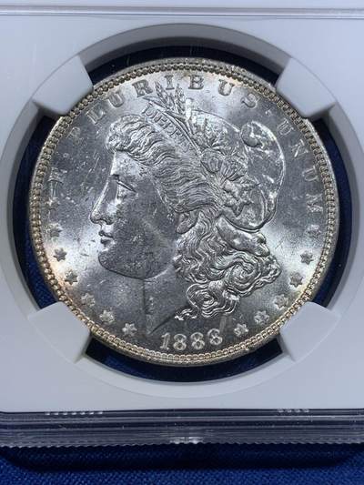 《竞宝斋》第423场 周日，周一，周二  3场连拍 （全场包邮） NGC MS62 美国1888年摩根1美元银币