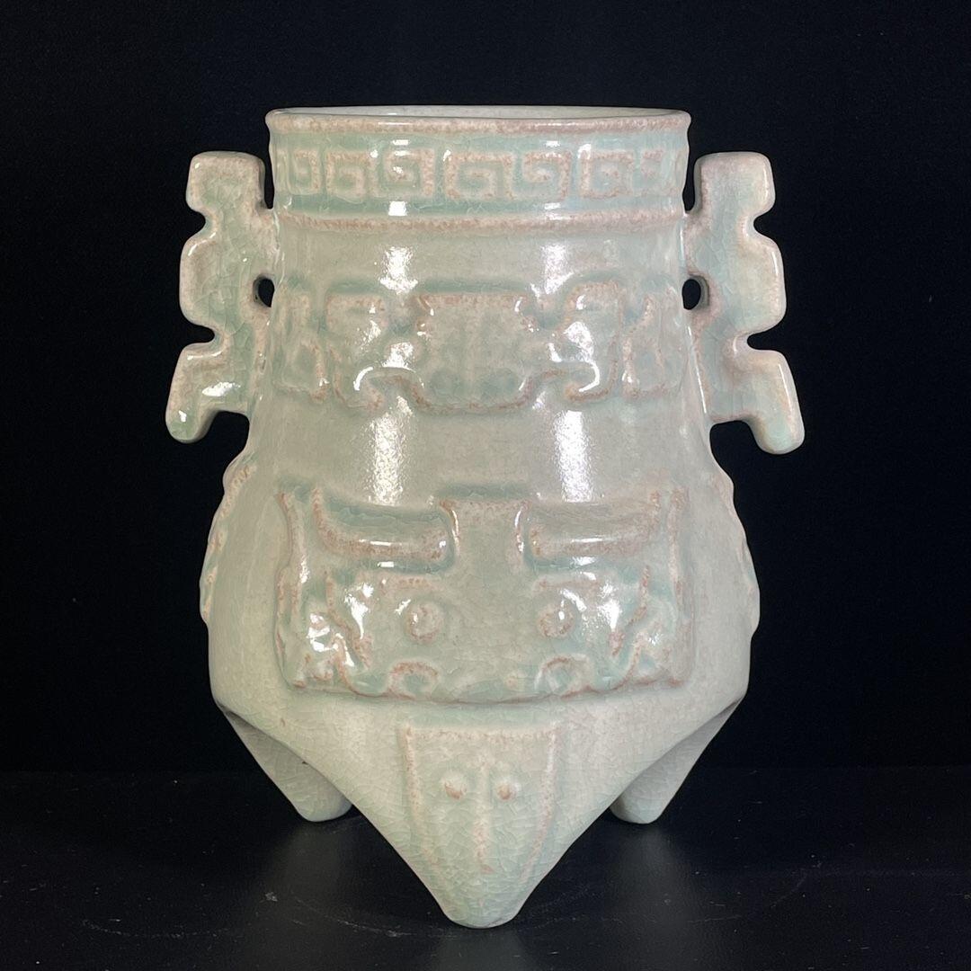 精品老瓷器专场 汝窑冰裂纹三足炉双耳尊