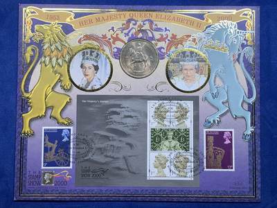 《竞宝斋》第423场 周日，周一，周二  3场连拍 （全场包邮） 英国2000年伊丽莎白二世女王加冕至今纪念。嵌入英系克朗币代表作之一，1953年伊二女王登基纪念5先令克朗型币。极奢华超大幅设计，简直是对这枚代表克朗的最佳封装方式，超越任何评级封装。英系克朗币玩家不可错过的一封。