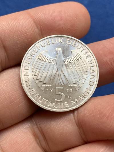 《竞宝斋》第423场 周日，周一，周二  3场连拍 （全场包邮） 联邦德国1973年5马克银币 法兰克福议会125周年 原光UNC品相