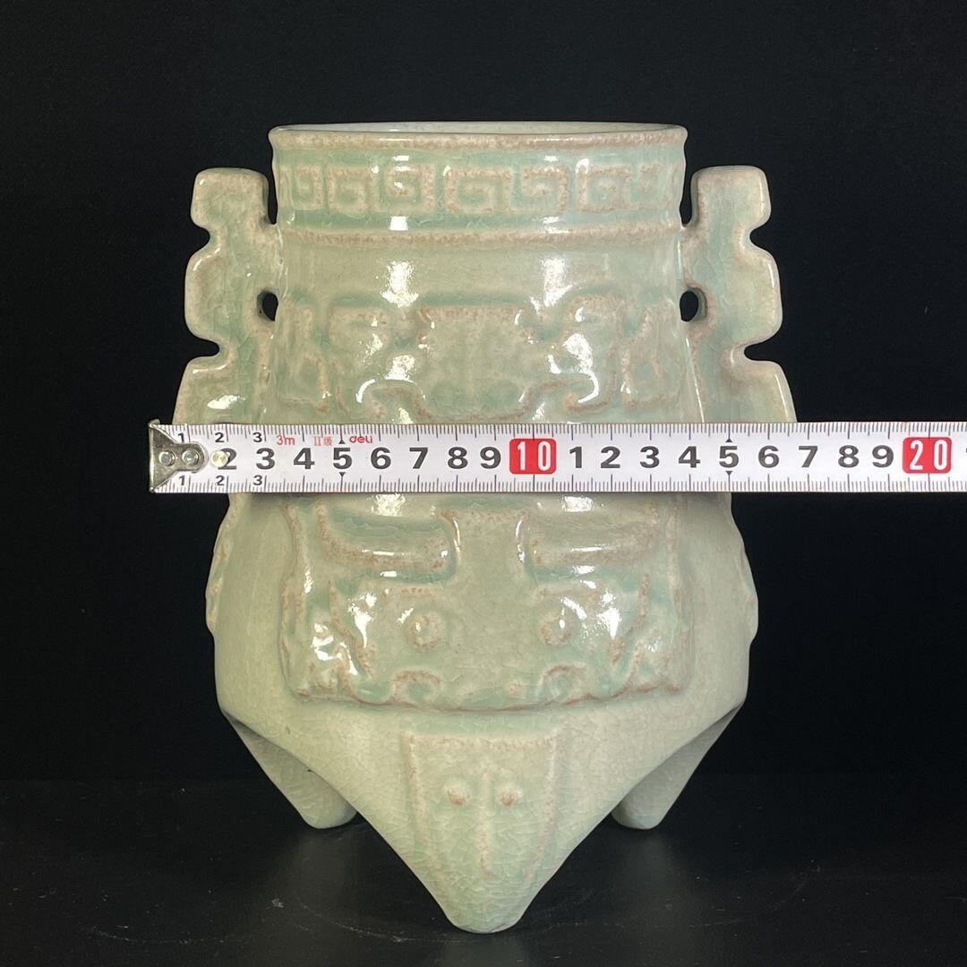精品老瓷器专场 汝窑冰裂纹三足炉双耳尊