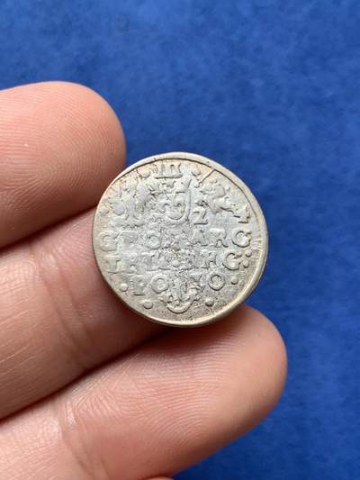 《竞宝斋》第423场 周日，周一，周二  3场连拍 （全场包邮） 1624年波兰立陶宛联邦3格罗申银币，正面：西吉斯蒙德三世右侧面肖像。SIG.III.D.G.REX.POL.MDL  译文：西吉斯蒙德三世，蒙上帝恩典，波兰国王，立陶宛大公。背面：上方为罗马数字面额、波兰鹰徽、瓦萨王朝纹章与将年份分隔的立陶宛维提斯骑士徽。下方为萨斯基纹章。1624  GROS.ARGE TRIP.REGNPOLONI  译为