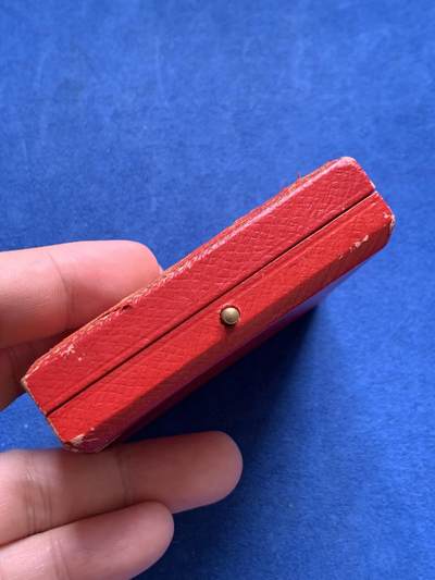 《竞宝斋》第423场 周日，周一，周二  3场连拍 （全场包邮） 原盒 梵蒂冈庇护十二世教皇纪念银章，五彩高浮雕，细节见图，43.8mm，37.1克。