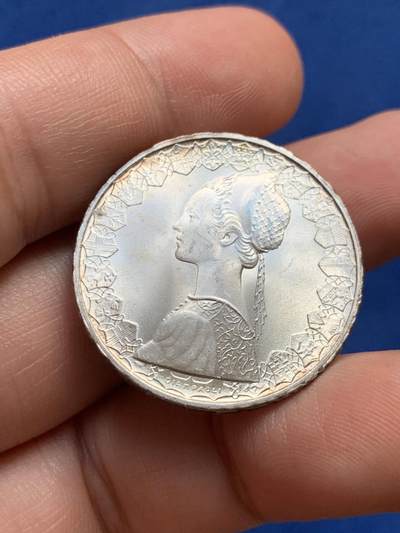 《竞宝斋》第423场 周日，周一，周二  3场连拍 （全场包邮） 意大利1966年少妇500里拉银币 原光