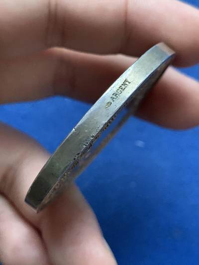 《竞宝斋》第423场 周日，周一，周二  3场连拍 （全场包邮） 法国农业女神大银章 64.6克 50.8mm 丰饶角银标