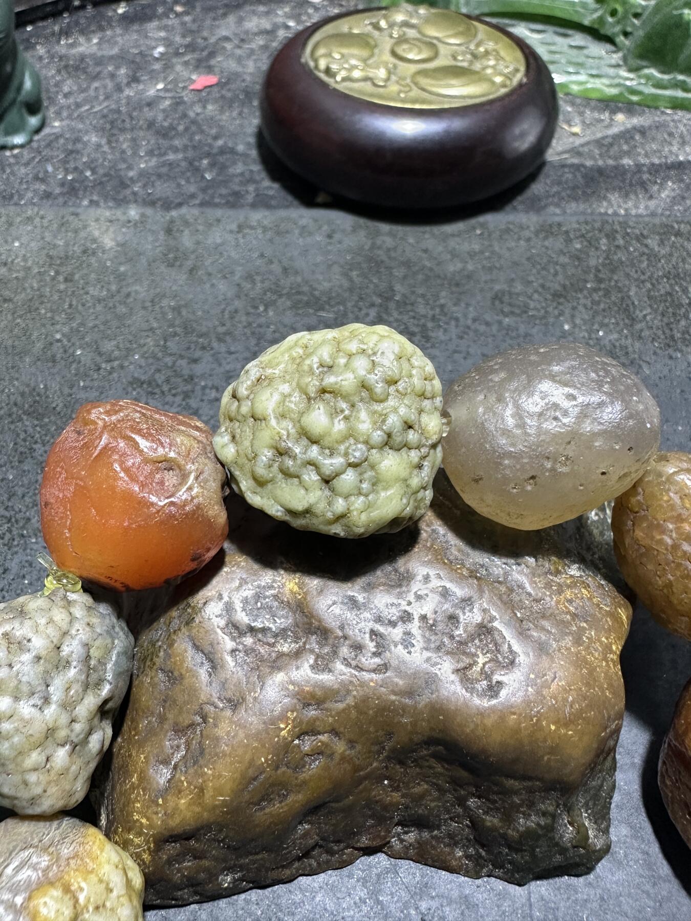 精美多宝阿拉善玛瑙大颗粒原石手串一条，