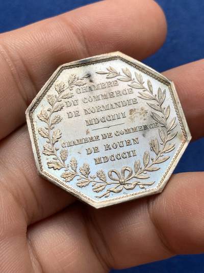 《竞宝斋》第423场 周日，周一，周二  3场连拍 （全场包邮） 法国商会八角银代币 丰饶角1银标 16.6克 33.7mm