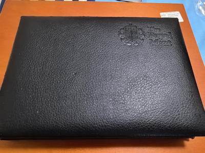 长老汇蛇年精选第五十四场拍卖 2009英国精制币12枚，盒证全，含大热门邱园50便士，普制币套装市场价大约2900元，这套是精制币