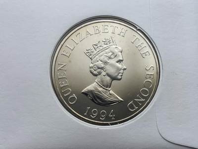 《竞宝斋》第423场 周日，周一，周二  3场连拍 （全场包邮） 英国奥尔德尼岛1994年诺曼底登陆50周年纪念限量邮币封，同题材1994年奥尔德尼岛2镑克朗纪念币。军史题材，核心事件。极为少见的2英镑面值奥尔德尼克朗币。