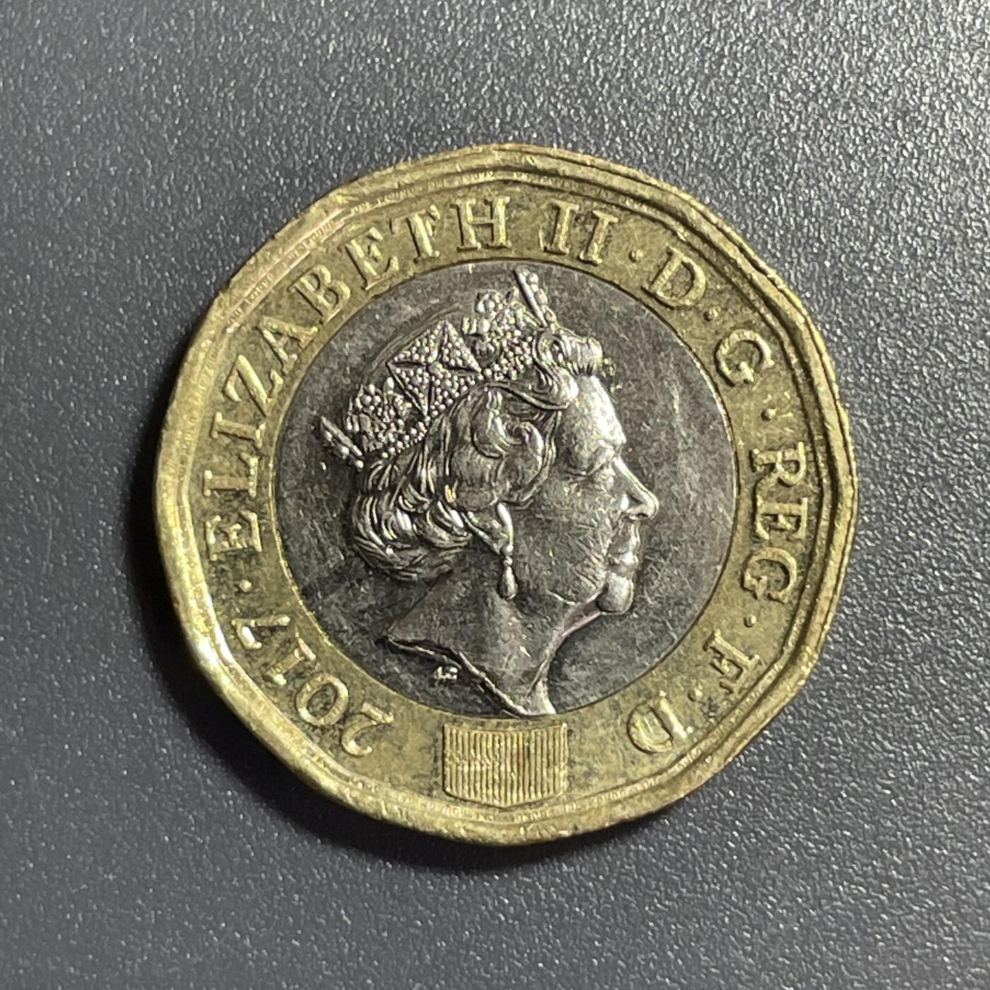 回流钱币1001-1 英国2017年1英镑双色币