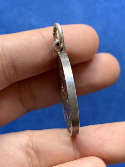 《竞宝斋》第423场 周日，周一，周二  3场连拍 （全场包邮） 英国伯明翰足球协会纪念银章 24.5克 32.3mm