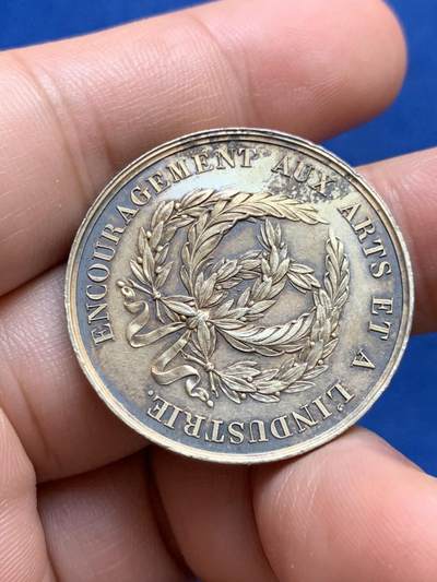 《竞宝斋》第423场 周日，周一，周二  3场连拍 （全场包邮） 法国里昂艺术之友协会银质代币 12.9g 32mm 油灯边铭