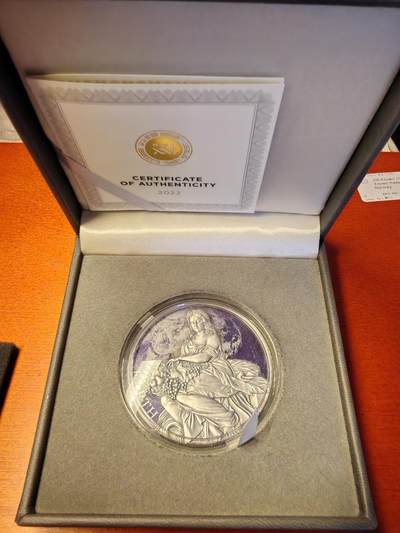 长老汇蛇年精选第五十四场拍卖 2022喀麦隆太阳系之地球女神2000法郎2盎司高浮雕仿古彩色银币，数码打印技术，999银，500枚，盒证全