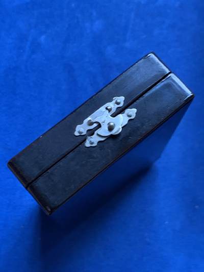 《竞宝斋》第423场 周日，周一，周二  3场连拍 （全场包邮） 纪年二千六百年纪念银制胸章 富国征兵保险相互会社 14.4克 带盒 细节见图