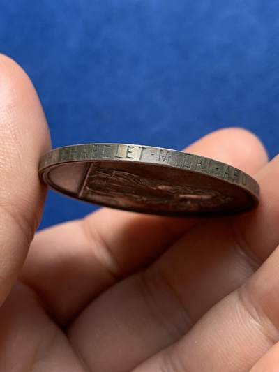 《竞宝斋》第423场 周日，周一，周二  3场连拍 （全场包邮） 1875年法国婚礼银章 高浮雕 21.6克 36.9mm 蜜蜂银标