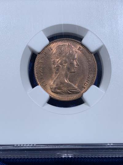 《竞宝斋》第423场 周日，周一，周二  3场连拍 （全场包邮） 冠军分 稀少错版 NGC MS65RB 新西兰 1967 2分铜币 参见KM-3（巴哈马正面）/KM-33（新西兰背面）。此错币类型耐人寻味 SBP 2020年同分 将近1800成交