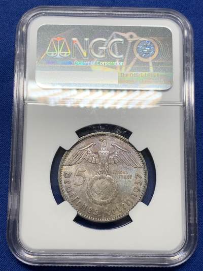 《竞宝斋》第423场 周日，周一，周二  3场连拍 （全场包邮） NGC MS62 德国 1937A 兴登堡 5马克 银币 双面醇厚原味包浆，底板优秀。