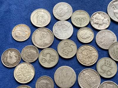 《竞宝斋》第423场 周日，周一，周二  3场连拍 （全场包邮） 多国小银币小银章 总重约97.9克