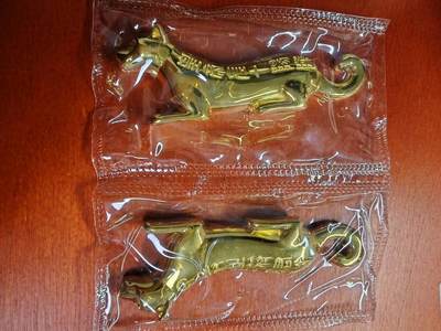 长老汇蛇年精选第五十四场拍卖 2022所罗门群岛虎符5元镀金虎形银币2枚套，盒证全，实木盒+布袋，99套，2盎司999银2枚，一共4盎司银币