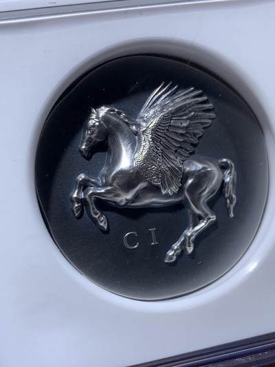 《竞宝斋》第423场 周日，周一，周二  3场连拍 （全场包邮） NGC MS70ANTIQUED 库克2022年发行古希腊货币3（超高浮雕飞马设计）仿古银币（CIT重现千年历史货币复刻：1盎司克重，999纯银，33MM，限量999枚，盒证齐全）加厚盒