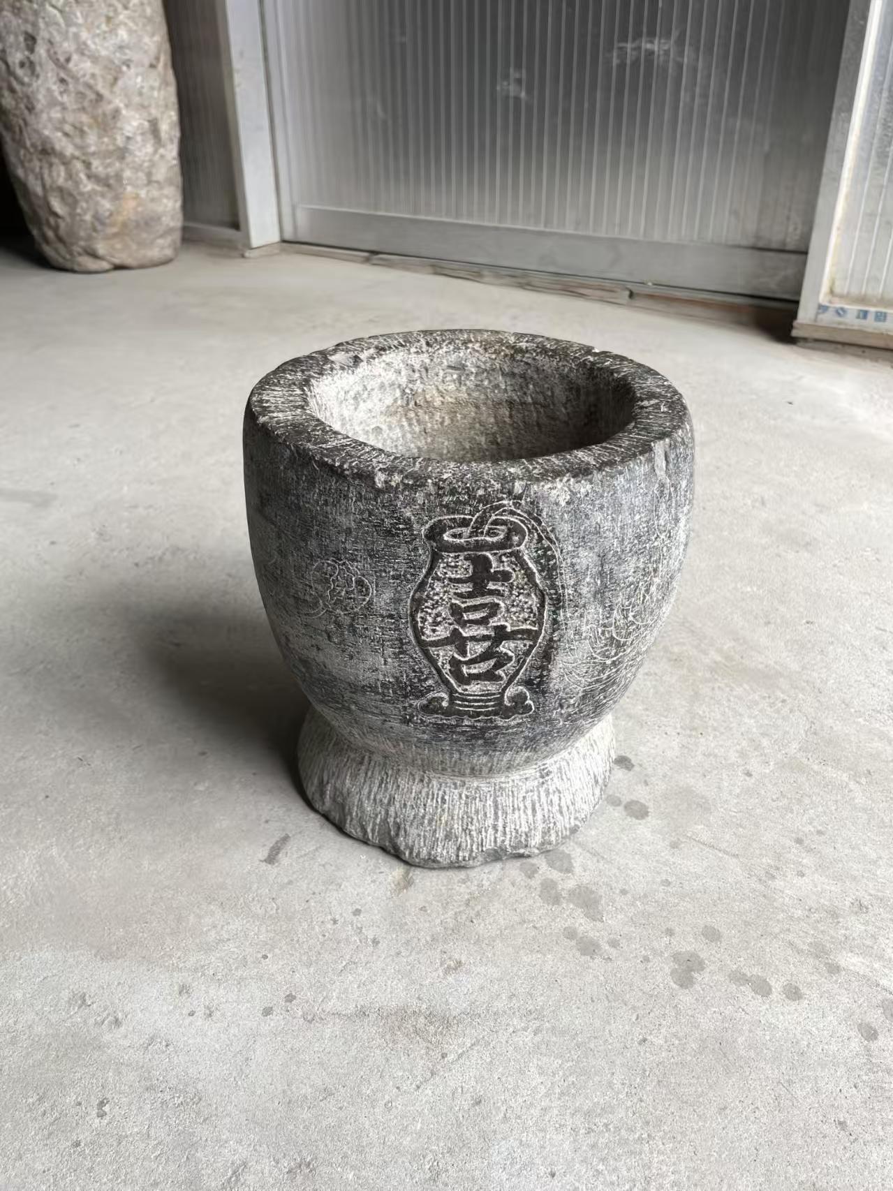 清代青石满雕工圆盆  直径20厘米高23厘米