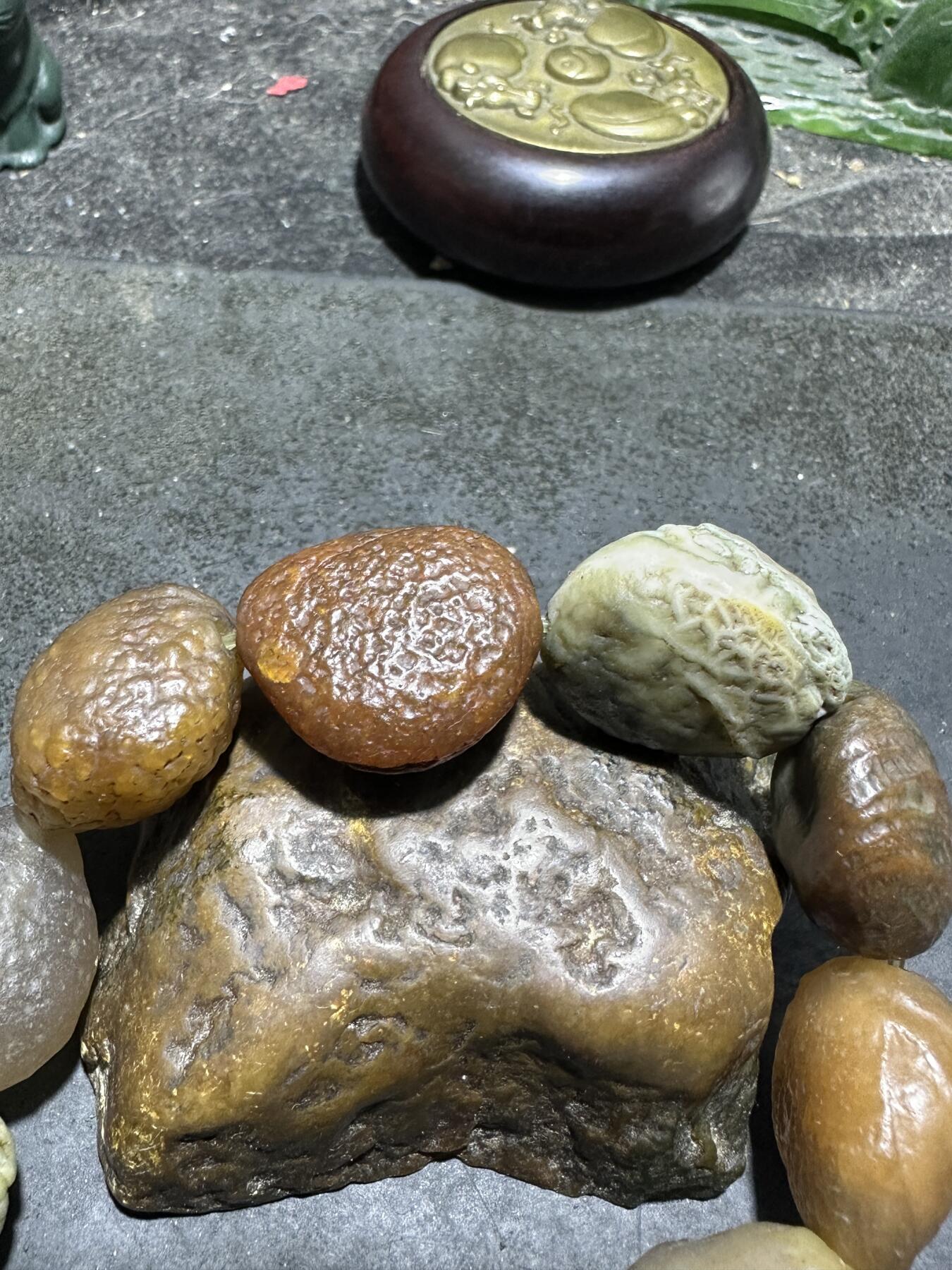 精美多宝阿拉善玛瑙大颗粒原石手串一条，