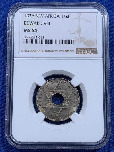 《竞宝斋》第423场 周日，周一，周二  3场连拍 （全场包邮） 两枚一组 NGC MS64 英属西非1936年爱德华八世1/2便士镍币 爱八经典品种 高分少见