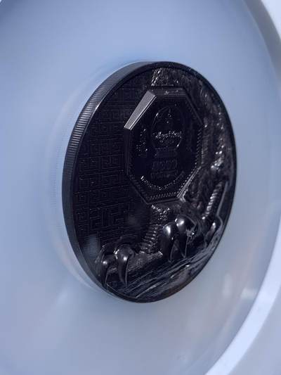 《竞宝斋》第423场 周日，周一，周二  3场连拍 （全场包邮） NGC PF70 蒙古2023年野生动物系列-草原隼（钌化）5000图格里克精制纪念银币（CIT超高浮雕，5盎司重，999纯银，155.5克，45MM，限量3000枚）加大加厚盒 细节见图