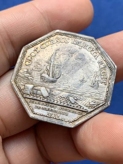 《竞宝斋》第423场 周日，周一，周二  3场连拍 （全场包邮） 法国1775路易十六马赛港口景观八角银章，原铸无边铭，早期八角少见，33.3mm，17.8克