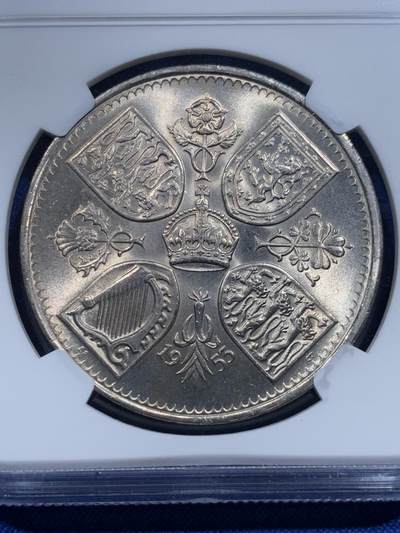 《竞宝斋》第423场 周日，周一，周二  3场连拍 （全场包邮） NGC MS66 英国1953年伊丽莎白二世登基克朗型纪念币，66分超高分，车轮光状态漂亮！