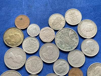 《竞宝斋》第423场 周日，周一，周二  3场连拍 （全场包邮） 多国硬币一组 总重约227.2克