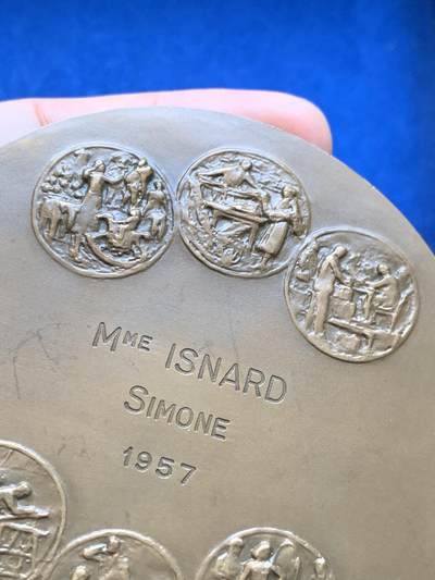 《竞宝斋》第423场 周日，周一，周二  3场连拍 （全场包邮） 1950年法国工会纪念大铜章 244.9克 79.4mm 丰饶角铜标