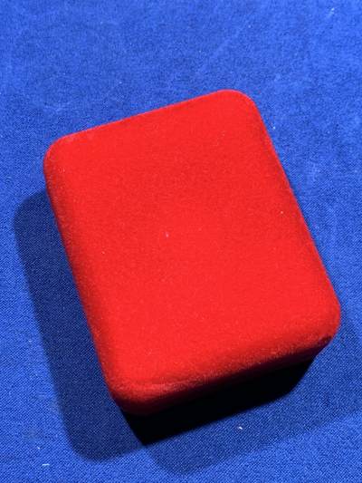 《竞宝斋》第423场 周日，周一，周二  3场连拍 （全场包邮） 澳大利亚 1997年 笑翠鸟 熊猫镶嵌银币 含纯银1盎司999银，镶嵌部分重0.5克黄金，发行1.5万枚，为上海国际钱币展而发行