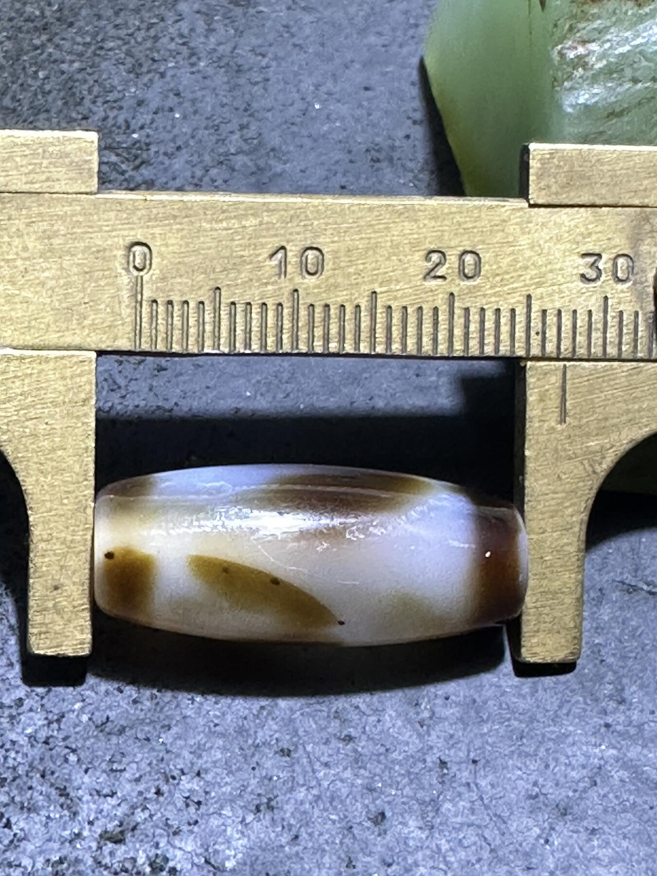 仅此一颗，藏传虎牙随形天珠一颗