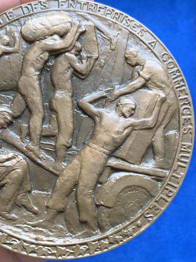 《竞宝斋》第423场 周日，周一，周二  3场连拍 （全场包邮） 1950年法国工会纪念大铜章 244.9克 79.4mm 丰饶角铜标