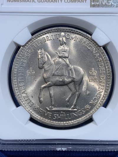 《竞宝斋》第423场 周日，周一，周二  3场连拍 （全场包邮） NGC MS66 英国1953年伊丽莎白二世登基克朗型纪念币，66分超高分，车轮光状态漂亮！