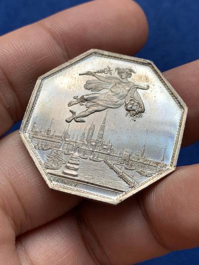 《竞宝斋》第423场 周日，周一，周二  3场连拍 （全场包邮） 法国商会八角银代币 丰饶角1银标 16.6克 33.7mm