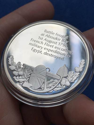 《竞宝斋》第423场 周日，周一，周二  3场连拍 （全场包邮） 蒙巴顿大英海洋史精制银章，37.5克，925银，比马剑大一圈，侧银标。1798尼罗河战役全歼拿破仑海军，海权霸主地位初立。此套银章铭刻了大英王霸世界海权的每次关键，宏大史诗，设计华美，收藏价值极高。