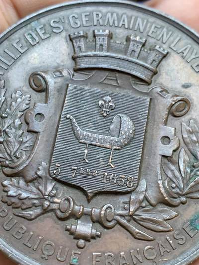 《竞宝斋》第424场 周日，周一，周二  3场连拍 （全场包邮） 1879年巴黎艺术沙龙纪念铜章 带环重约105.5克 61mm 大规格