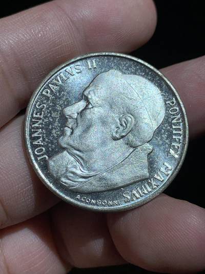 《竞宝斋》第424场 周日，周一，周二  3场连拍 （全场包邮） 教皇2000镀银纪念章 13.6克 34.4mm