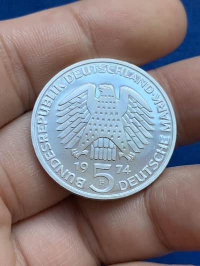 《竞宝斋》第424场 周日，周一，周二  3场连拍 （全场包邮） 联邦德国1974年5马克银币 宪法颁布25周年 原光UNC品相精制币