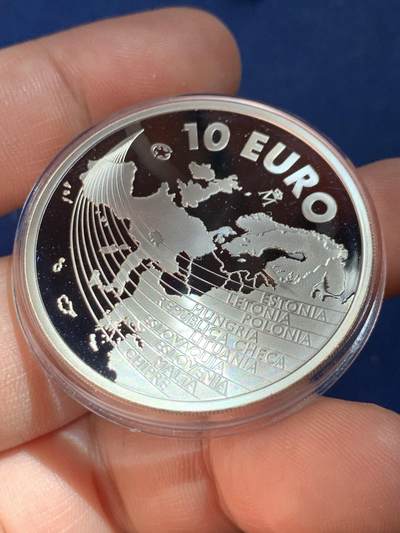 《竞宝斋》第424场 周日，周一，周二  3场连拍 （全场包邮） 西班牙2004年胡安·卡洛斯一世（欧盟扩大）10欧元精制大银币 27克 925银