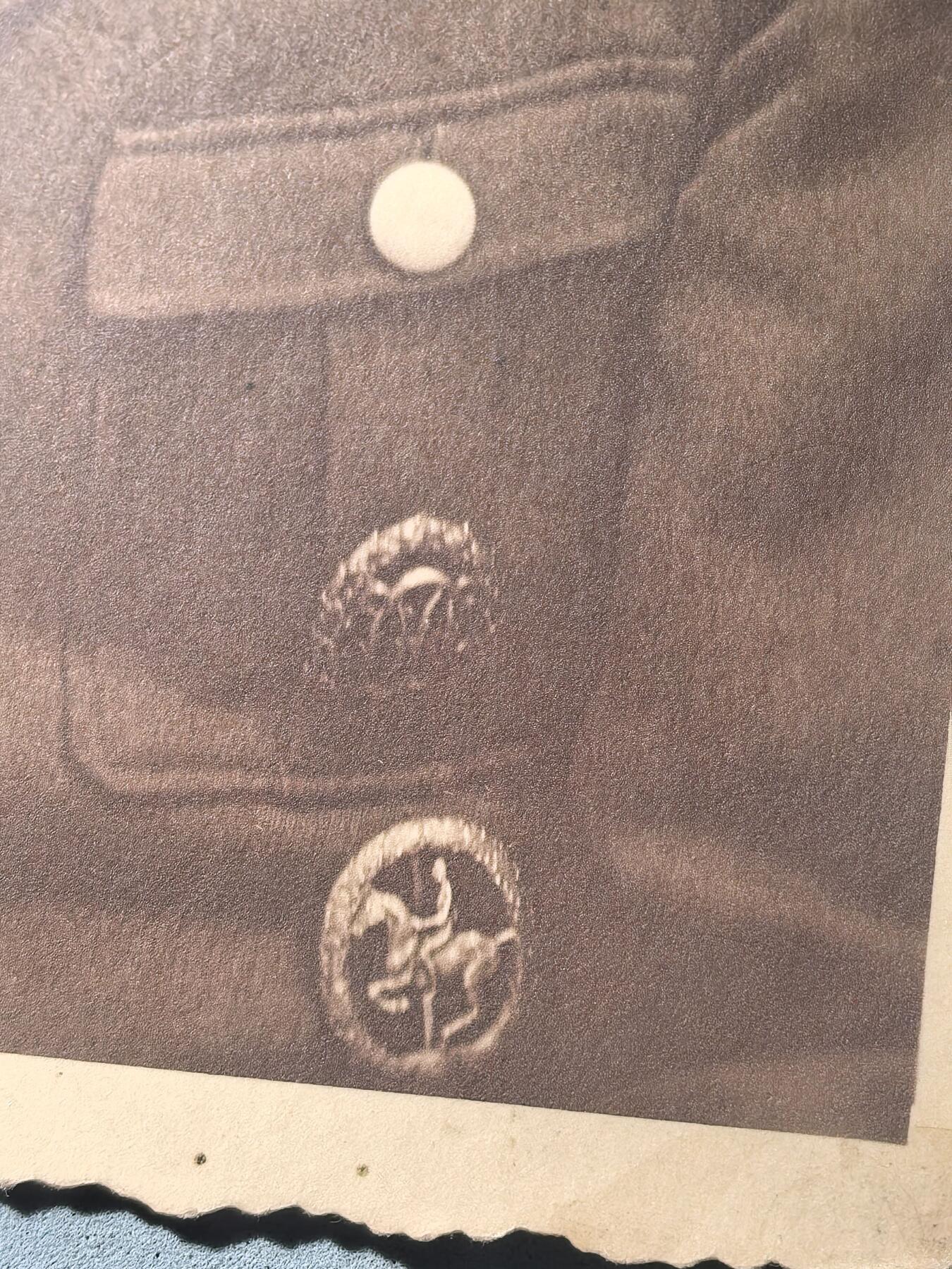 盛世勋华——号角文化勋章邮票专场拍卖第281期 德国（1939）空军士官肖像照片 着夏季白色大檐帽 佩戴体能证章/马术证章/空军射击饰续等