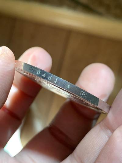 《竞宝斋》第424场 周日，周一，周二  3场连拍 （全场包邮） 蒙巴顿大英海洋史精制银章，37.5克，925银，比马剑大一圈，侧银标。1775库克航行验证精确航海计时器，彻底改变航海模式。此套银章铭刻了大英王霸世界海权的每次关键，宏大史诗，设计华美，收藏价值极高。