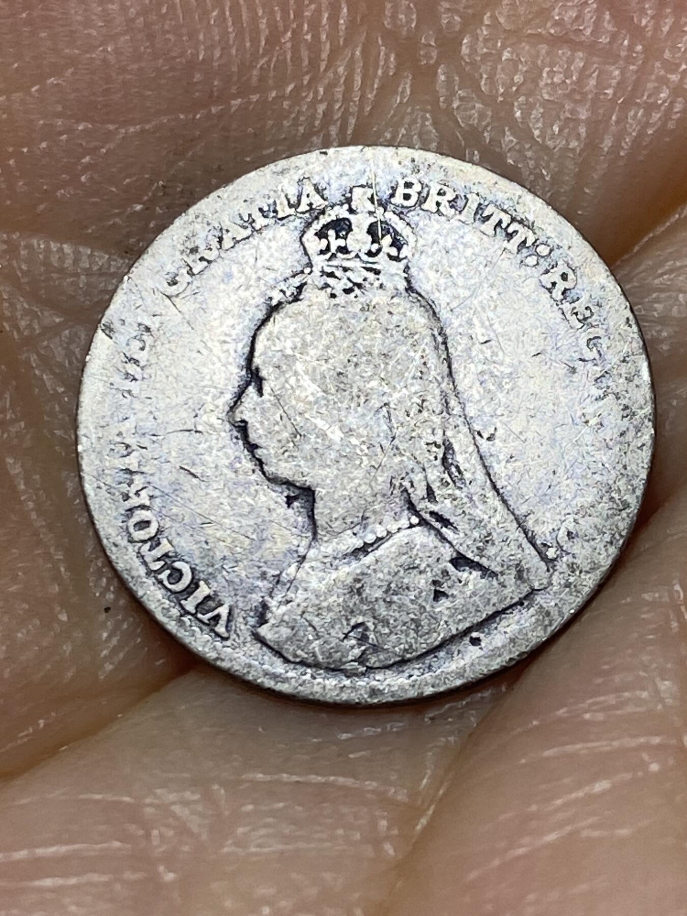 2025年第九十八场(总第一百二十四场）外国好品散币(免佣金) 英国🇬🇧1890年3便士银币(维多利亚女王老年高冠，925高银)