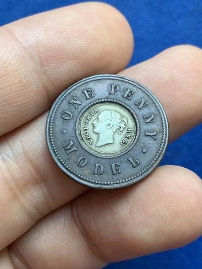 《竞宝斋》第424场 周日，周一，周二  3场连拍 （全场包邮） 英国小维银芯双色1便士 品相还不错