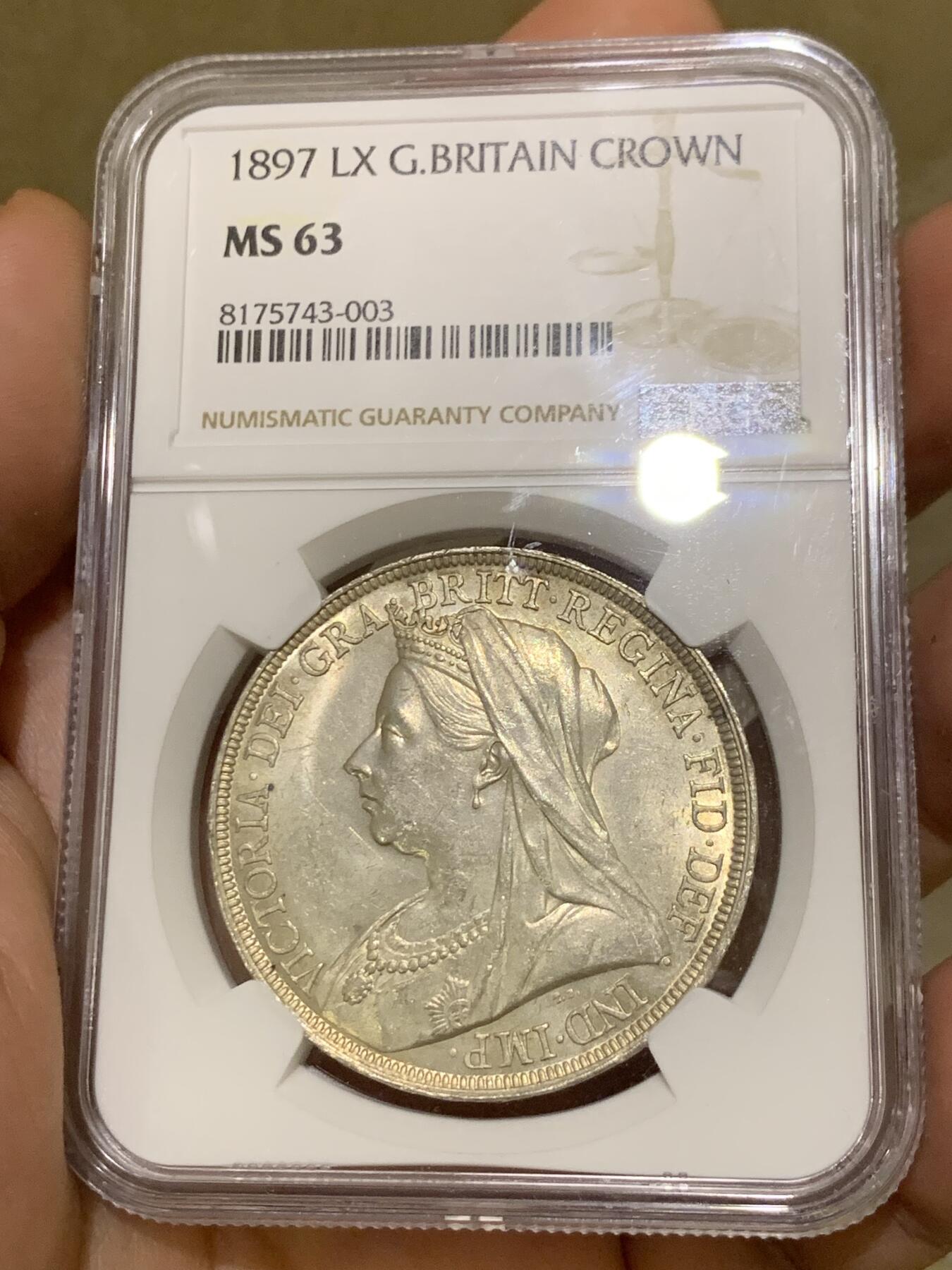 《竞宝斋》第424场 周日，周一，周二  3场连拍 （全场包邮） NGC MS63 维多利亚1897LX大披纱马剑克朗，顶级卷开原光品相，整体打制非常犀利，人像马剑图案饱满，有轻微镜面感，更高分数6枚。