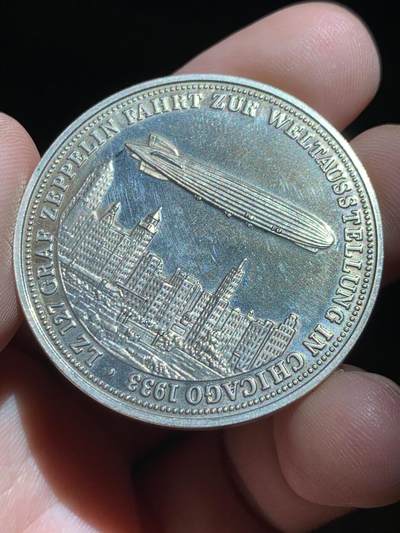 《竞宝斋》第424场 周日，周一，周二  3场连拍 （全场包邮） 德国费迪南-冯-齐柏林飞艇飞临芝加哥纪念章 版本不详 40mm 23.8克